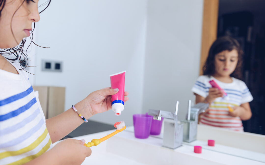 WIE LESE ICH ZAHNPASTA UND ZAHNBÜRSTE FÜR MEIN KIND AUS?